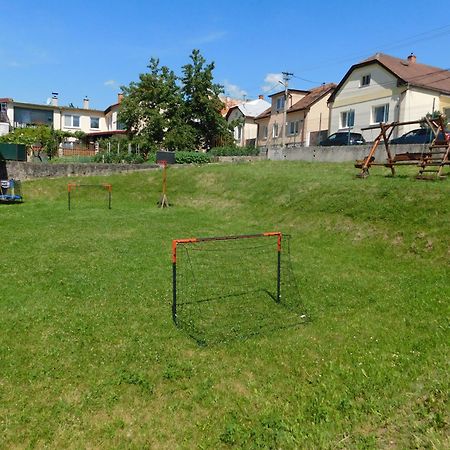 Apartmanovy Penzion Бойниці Екстер'єр фото