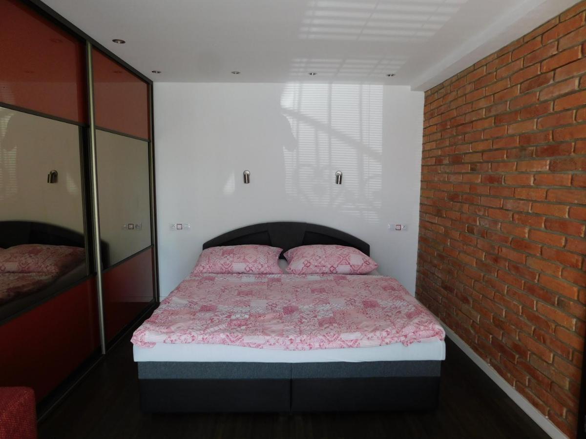 Apartmanovy Penzion Бойниці Екстер'єр фото