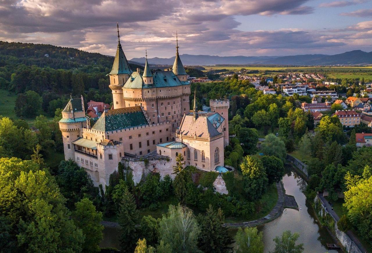 Apartmanovy Penzion Бойниці Екстер'єр фото