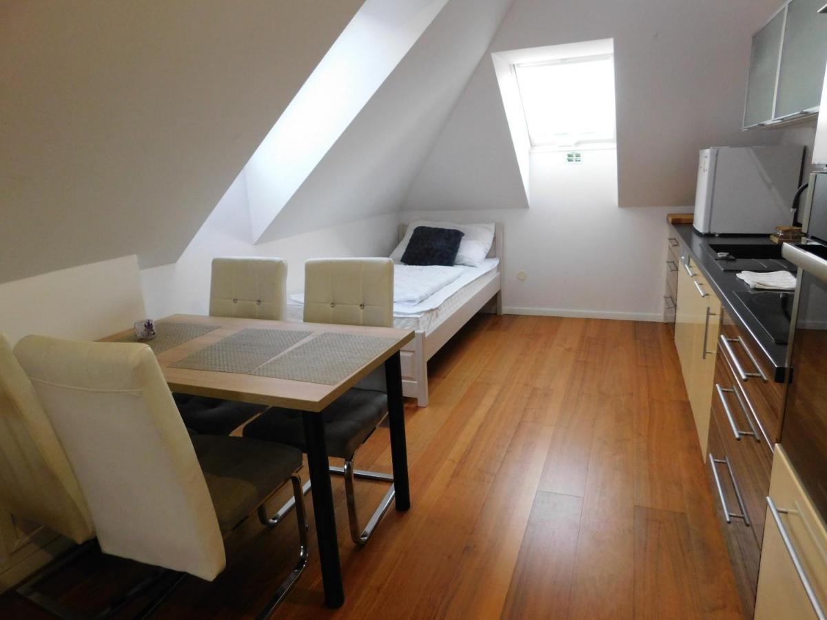 Apartmanovy Penzion Бойниці Екстер'єр фото
