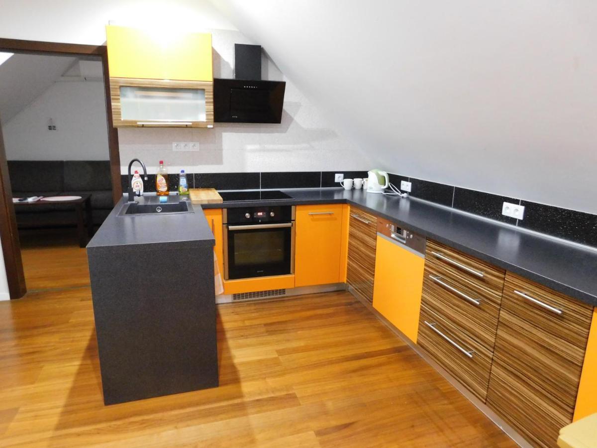 Apartmanovy Penzion Бойниці Екстер'єр фото